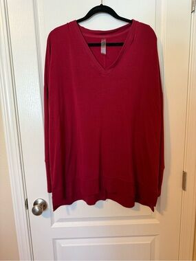 Lou & Grey V-Neck Pullover in Berry Pink
